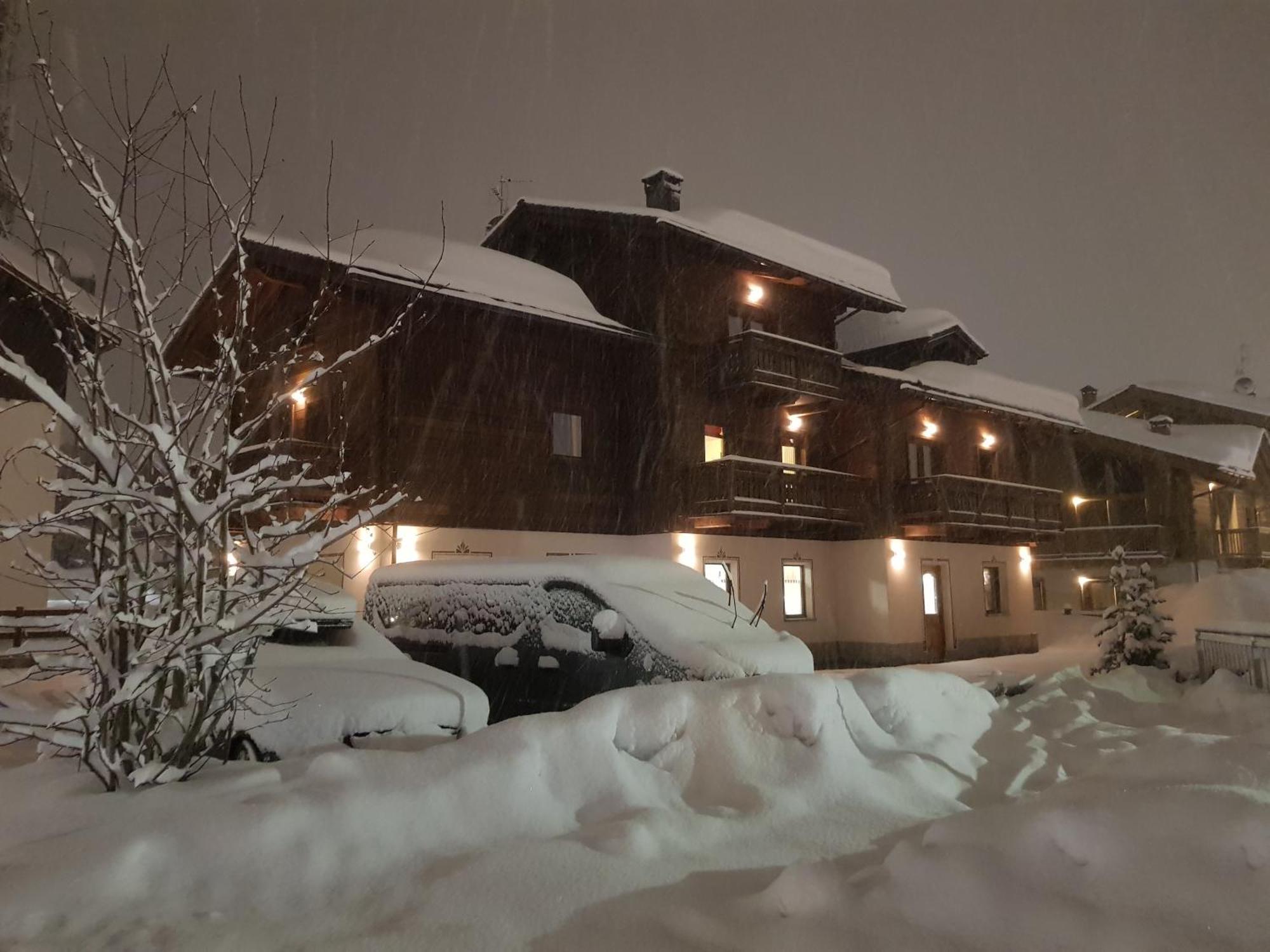 Al Camanel Apartment Livigno Exterior photo